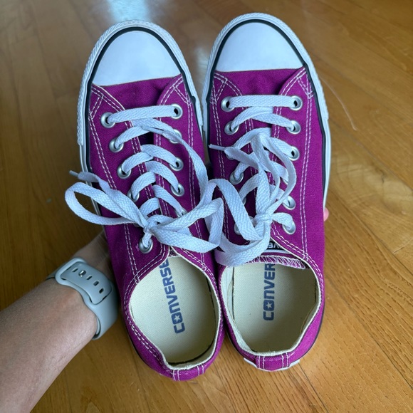 Converse Chuck Taylor sneakers All Star Low Top Canvas Shoes Magenta Womens Sz 7 - Picture 2 of 10